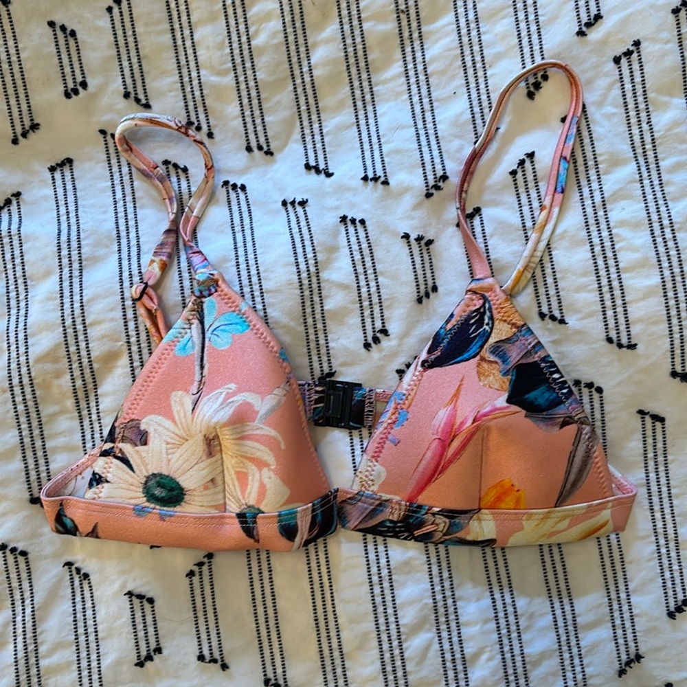 Triangl swim top size XS